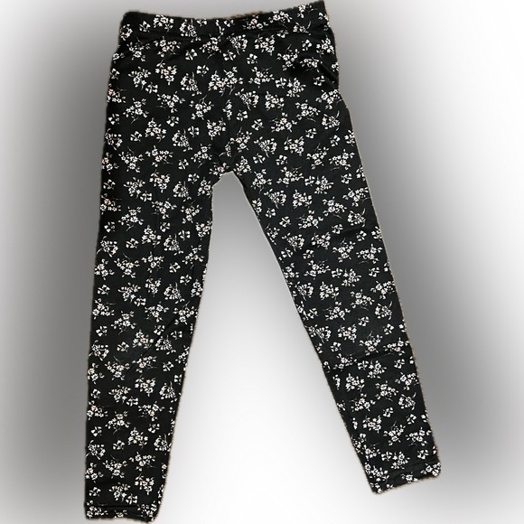 dori creations Other - Dori Creations Girls capri leggings size 6x black with flowers like new